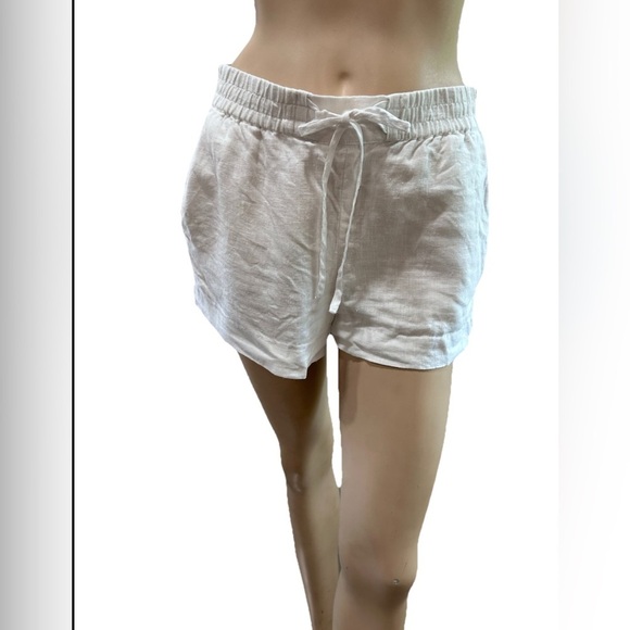 Club Monaco High Waist White Shorts - Picture 5 of 16